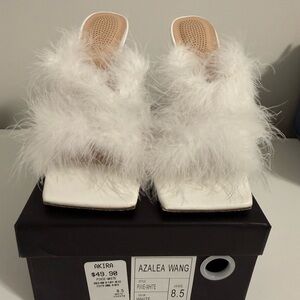 Azalea Wang Pixie White Feather Slide Heels - White